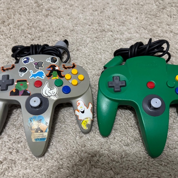 Nintendo 64 with expansion pack and accessories - Picture 10 of 10